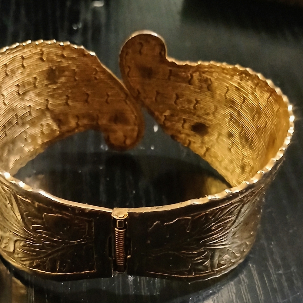 Source Unknown Elegant Gold Botanical Bracelet - image 6